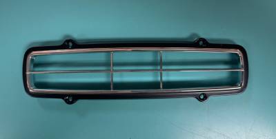 TAIL LIGHT LENS BEZEL