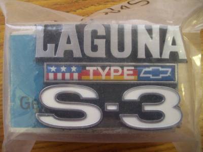 1976-77 CHEVY CHEVELLE LAGUNA FENDER EMBLEM - NOS
