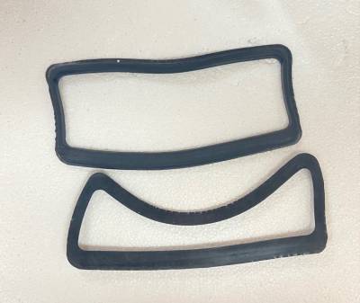 TAIL LIGHT BEZELS WITH SEALS - Image 5
