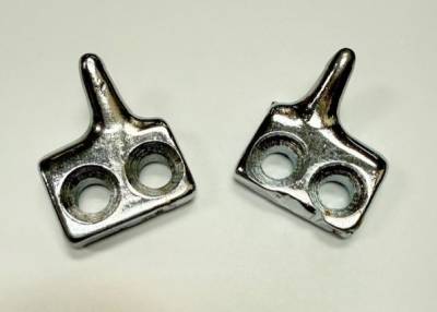 CONVERTIBLE TOP ALIGNMENT PEGS